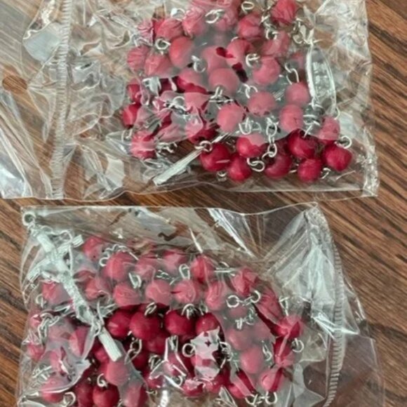 Lot 2 Pope Francis / Papa Francisco Blessed Catholic Rosary Rose Scented Beads - Picture 2 of 4